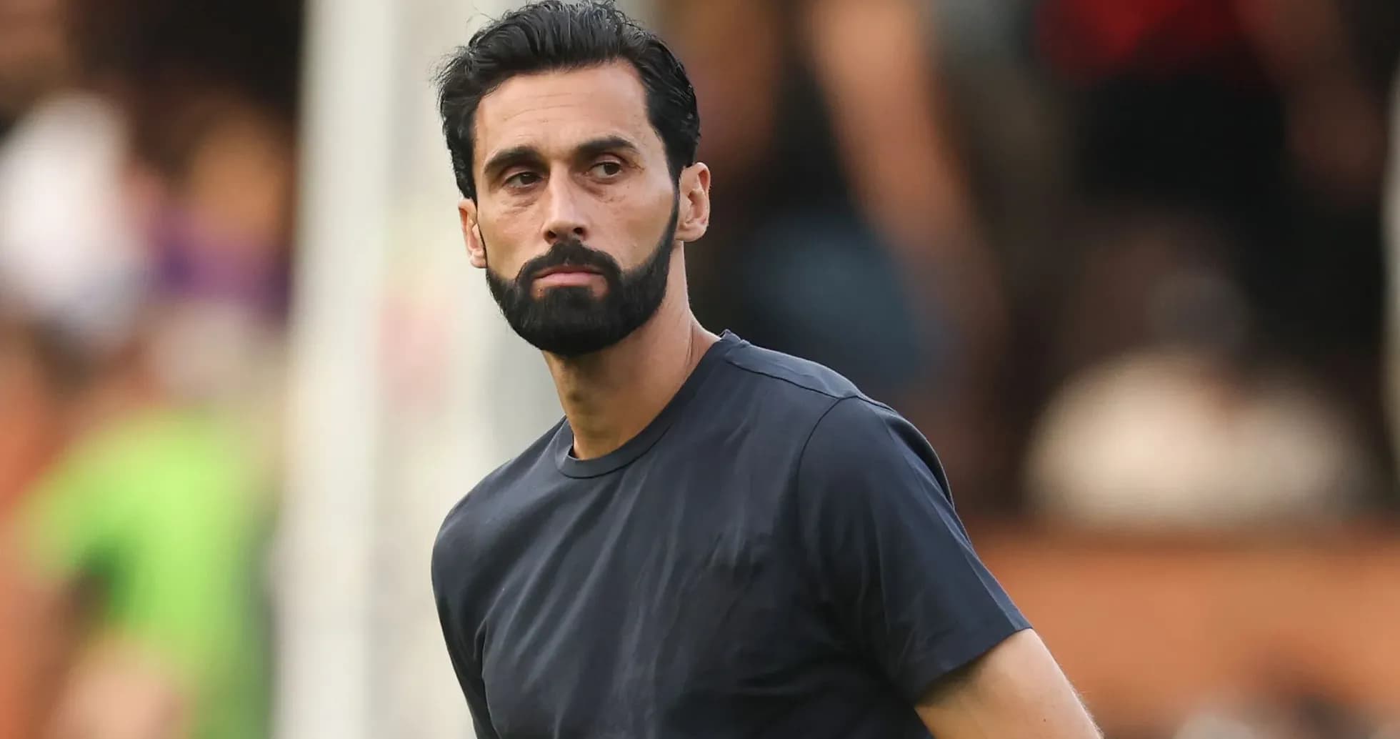 Jugador en el campo durante un partido de fútbol