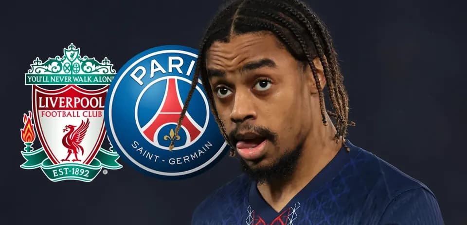 Jugador de fútbol con logos de Liverpool y PSG