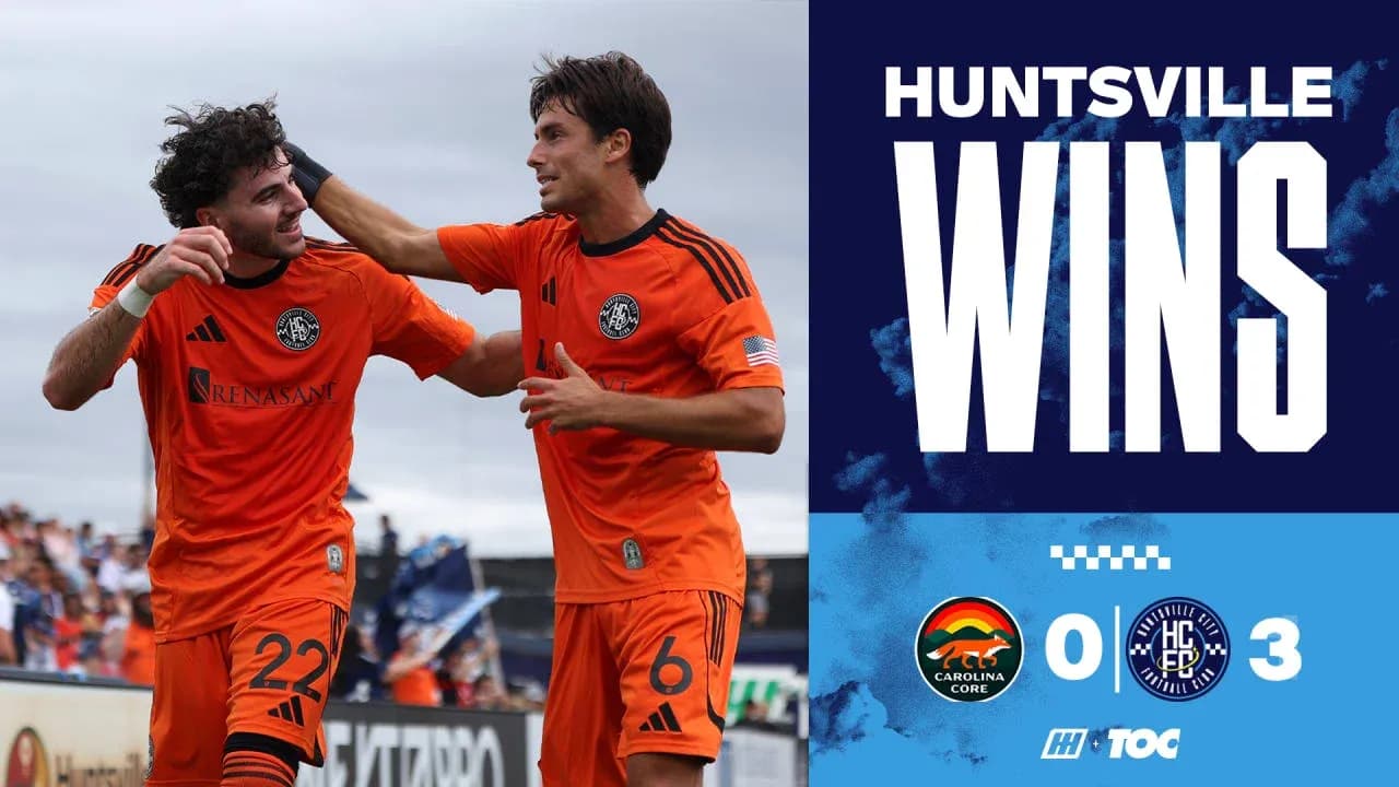Jugadores de Huntsville City celebrando un gol