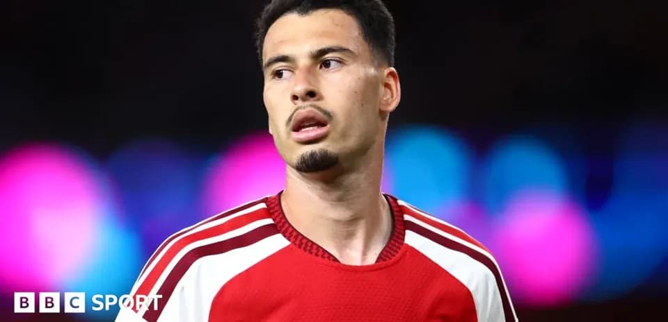 Jugador de Arsenal en el campo durante partido