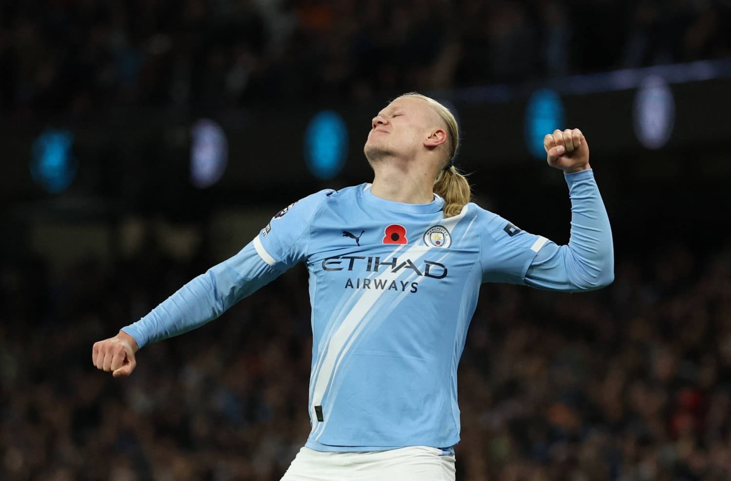 Erling Haaland celebrando un gol para Manchester City