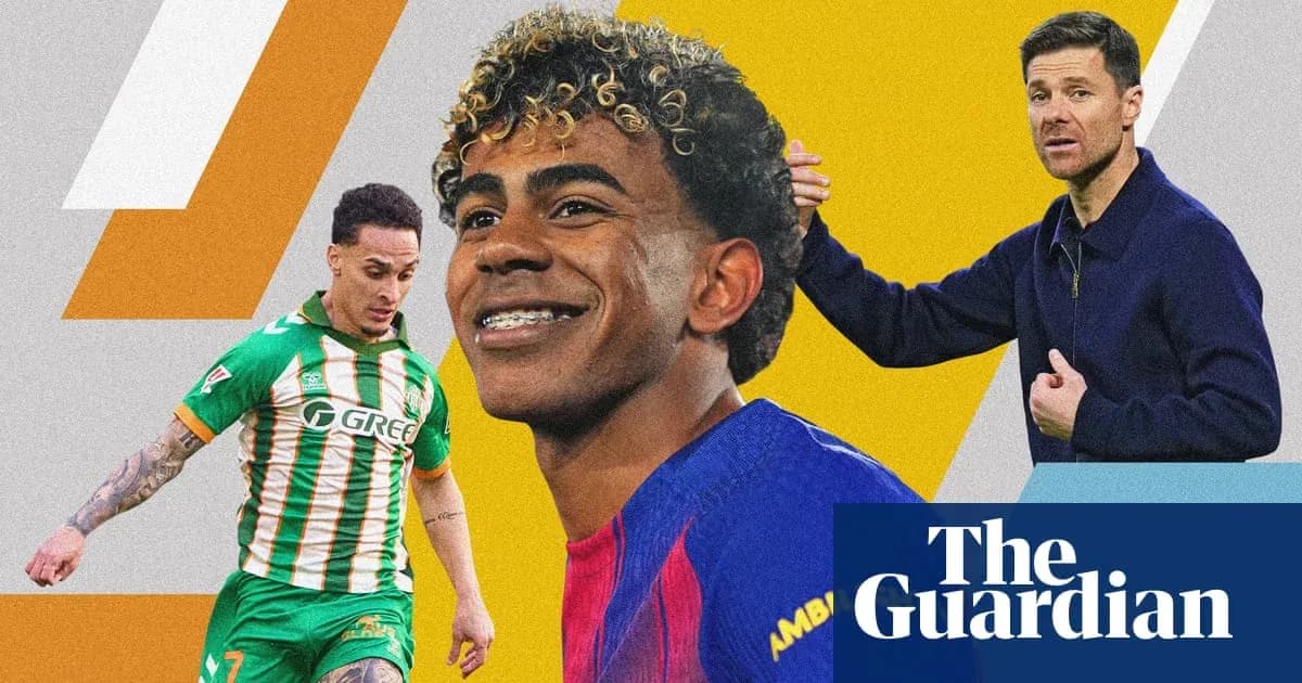 Jugadores y entrenador de fútbol en un collage