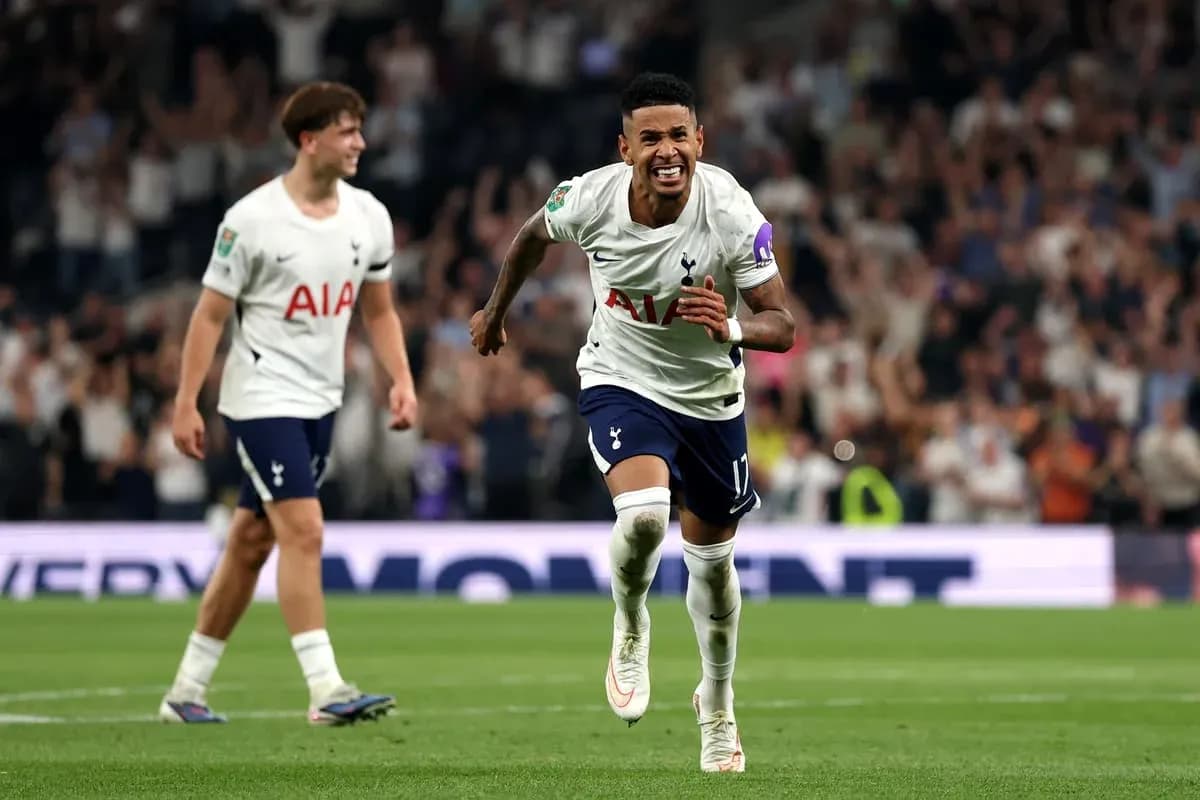 Jugador de Tottenham celebrando un gol en el partido