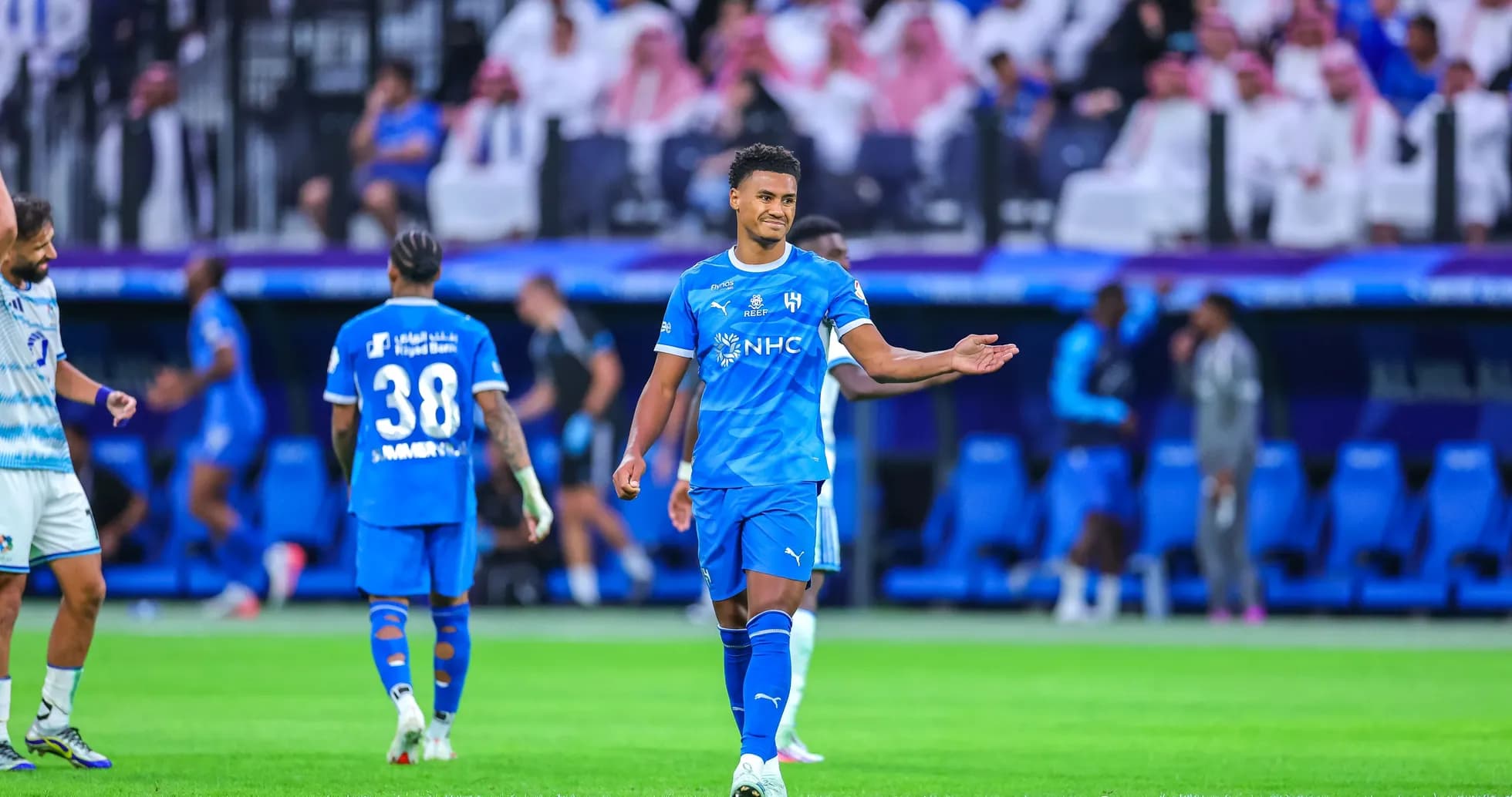 Jugador de Al Hilal gesticulando durante el partido