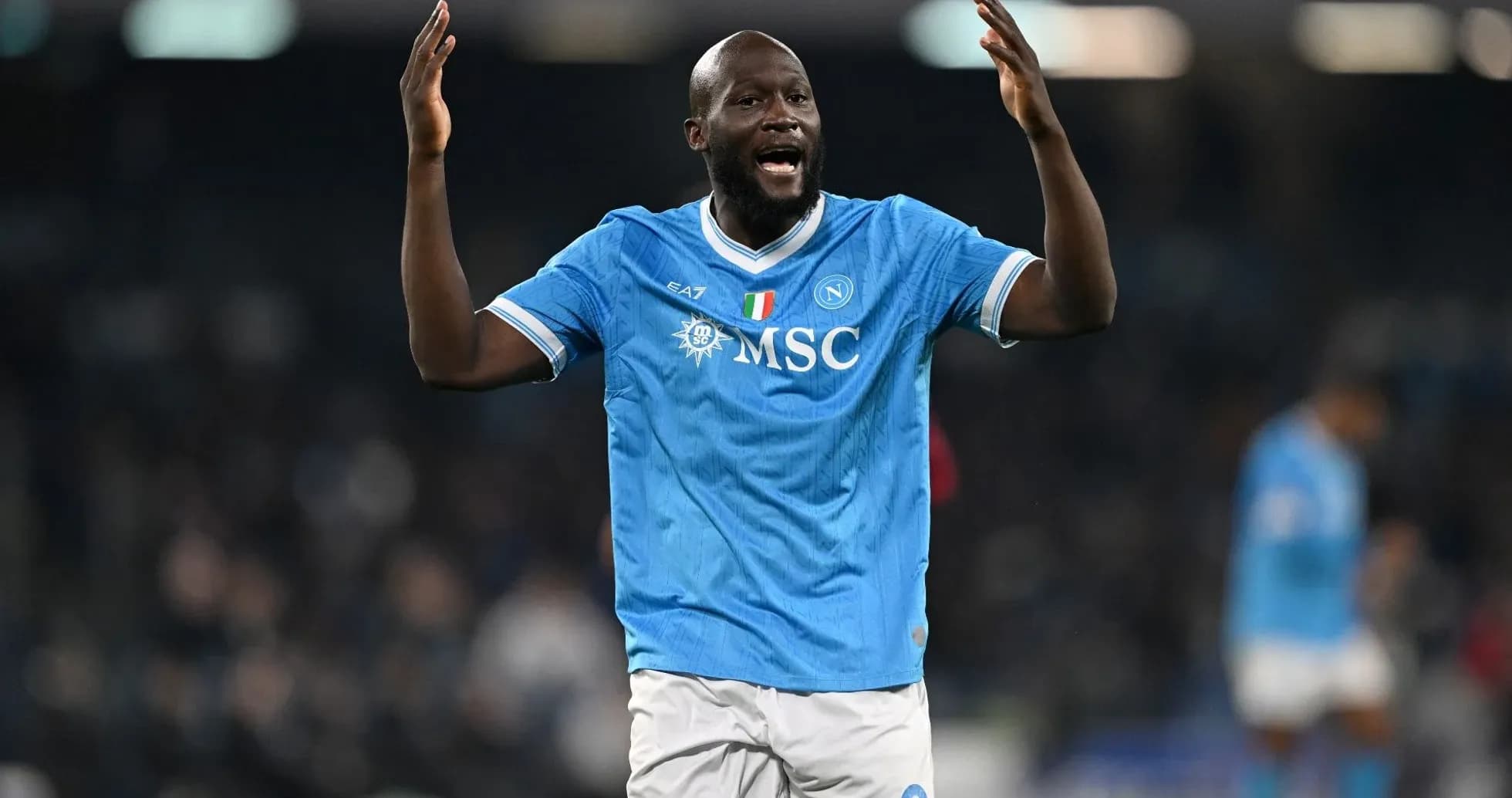 Jugador de Napoli gesticulando durante el partido
