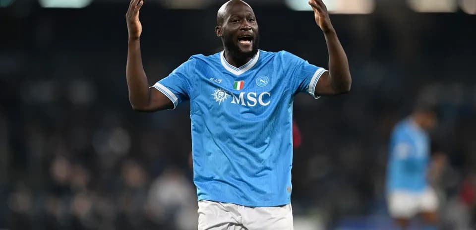 Jugador de Napoli gesticulando durante el partido