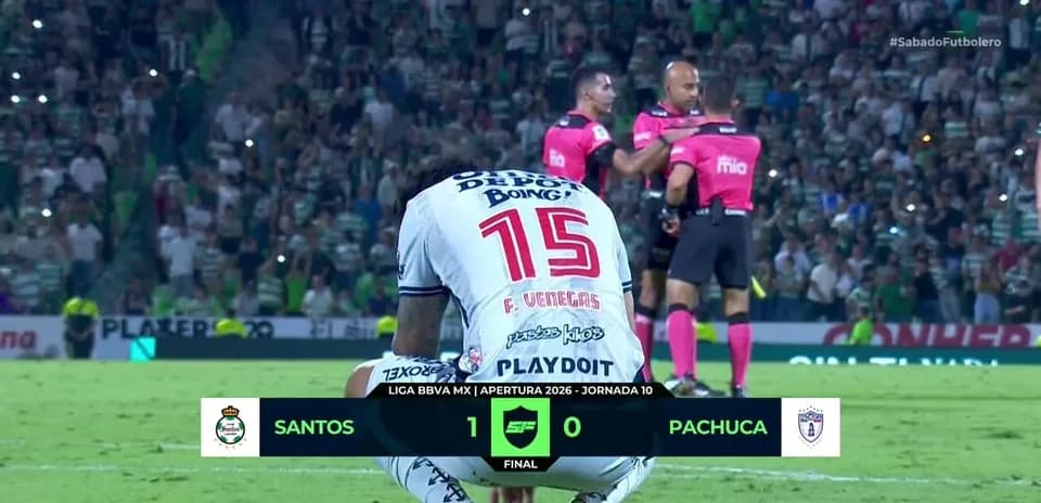 Jugador de Pachuca en el partido contra Santos