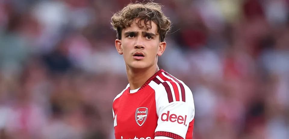 Jugador de Arsenal en el campo durante partido