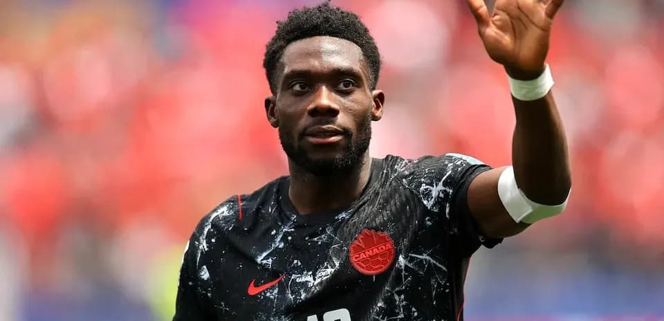 Jugador de Canadá saludando a la afición