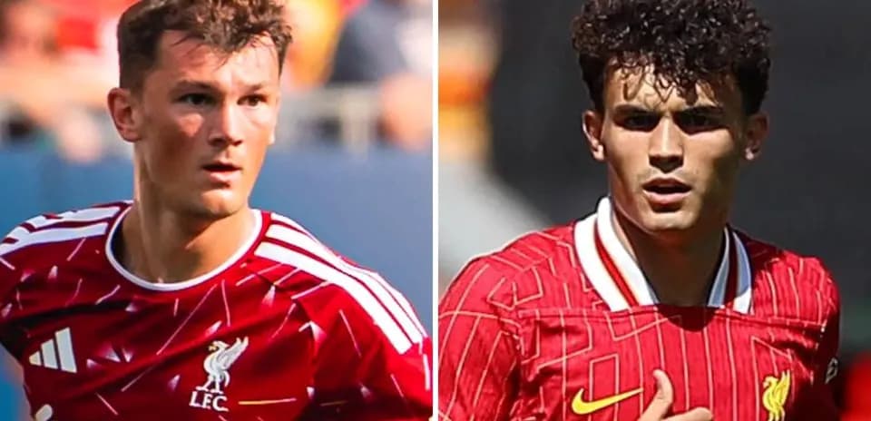 Jugadores de Liverpool en acción durante un partido