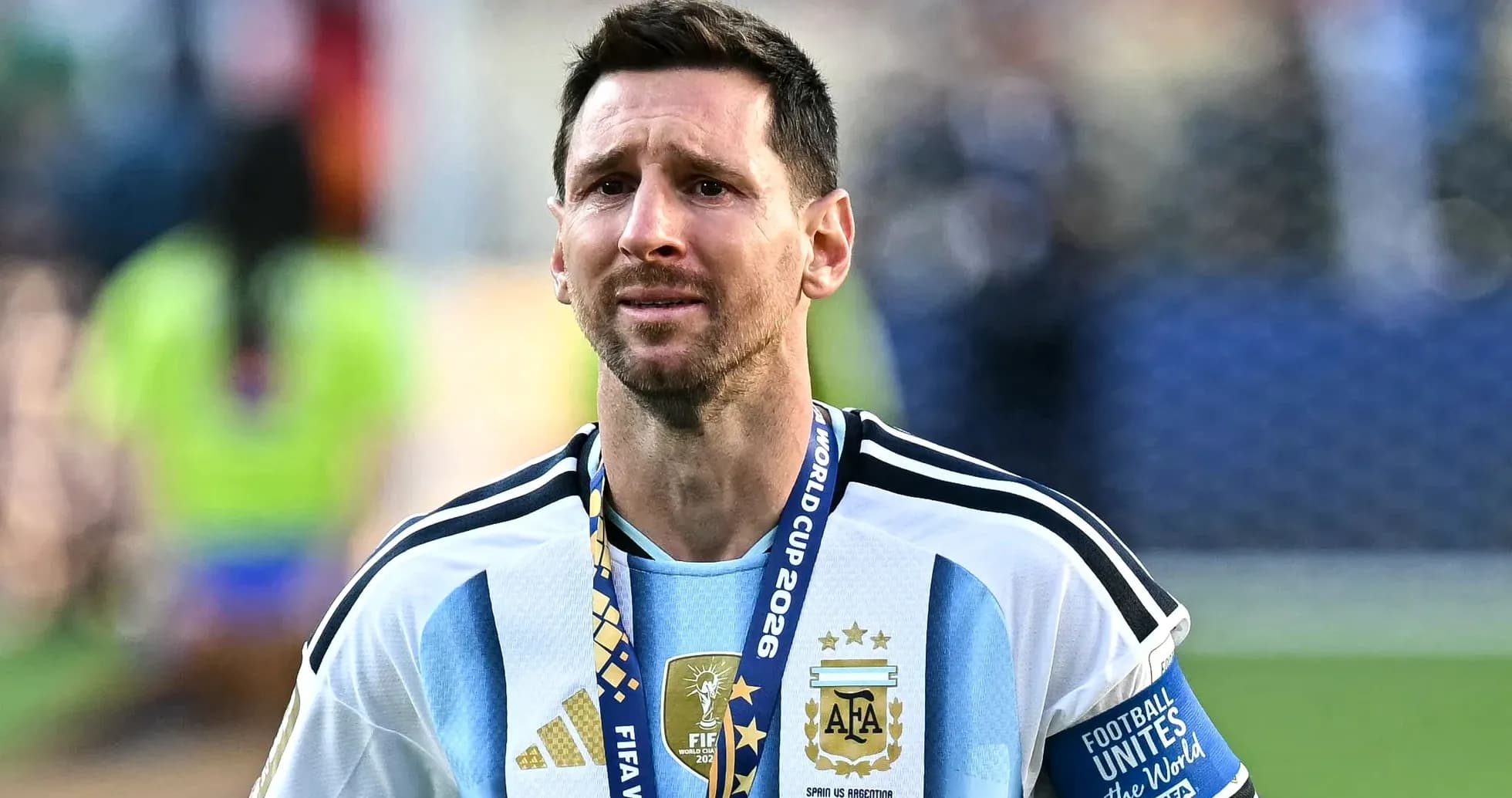 Lionel Messi con medalla tras partido de Copa Mundial