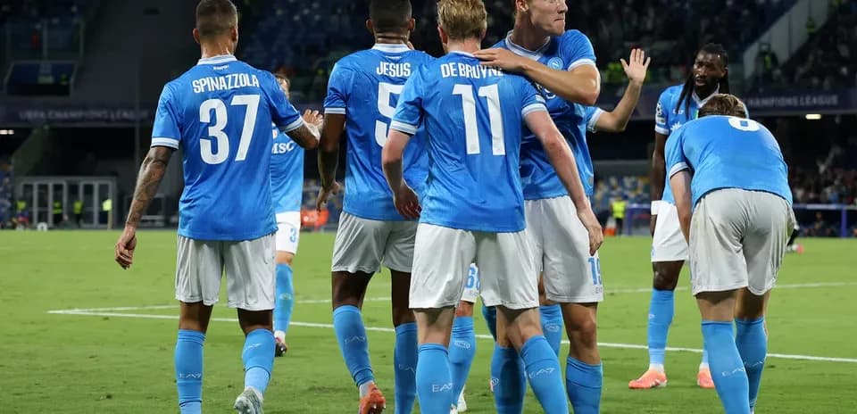 Jugadores de Napoli celebrando un gol