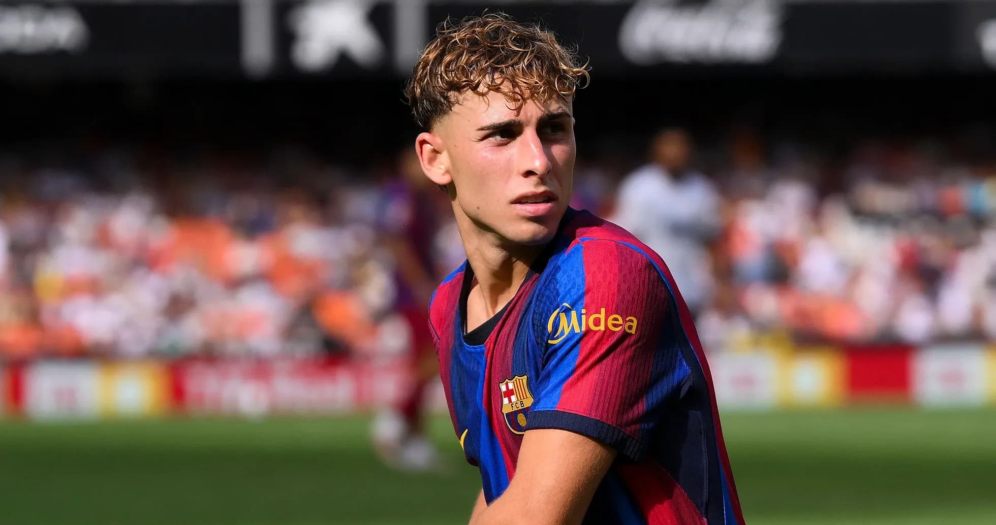 Jugador de Barcelona en el campo durante un partido