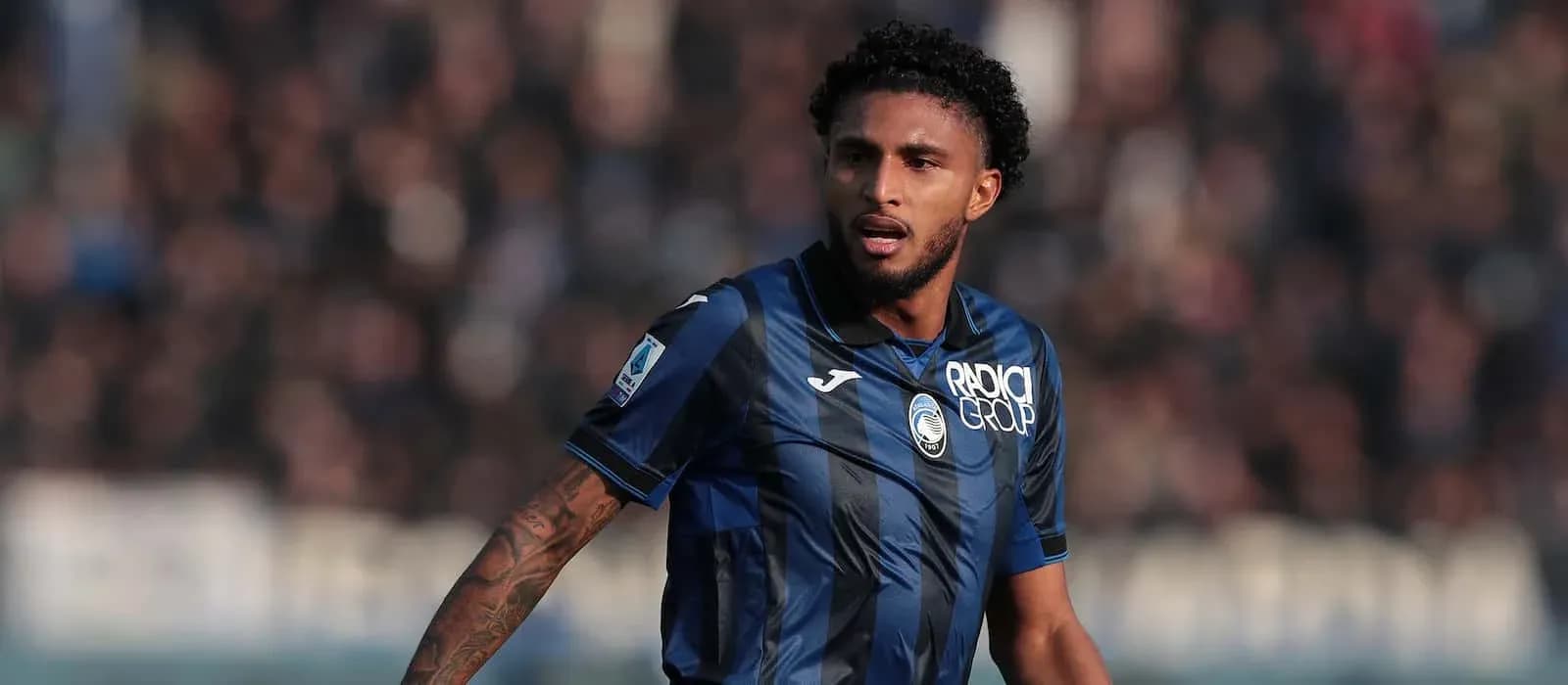 Jugador de Atalanta en acción durante un partido