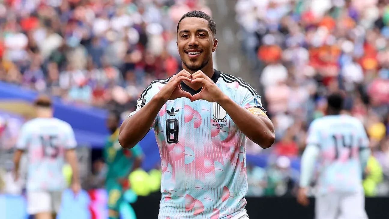 Jugador celebrando con un gesto de corazón