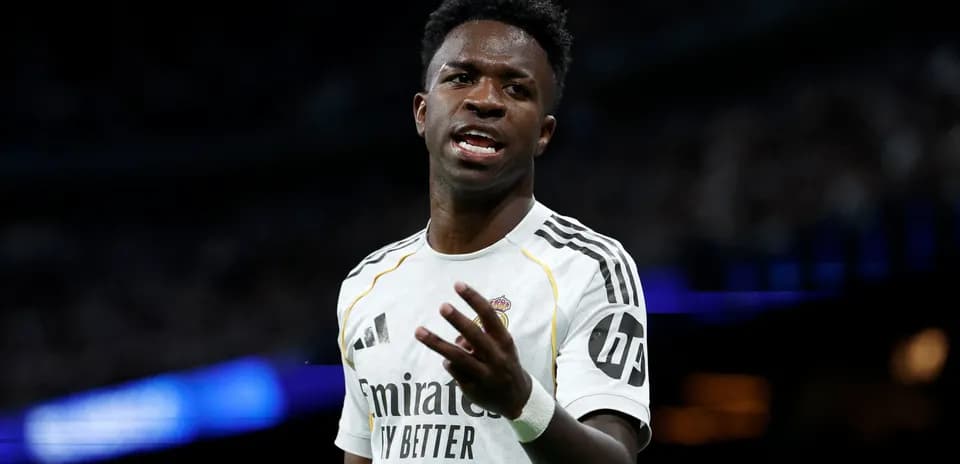 Vinícius Júnior gesticulando durante un partido