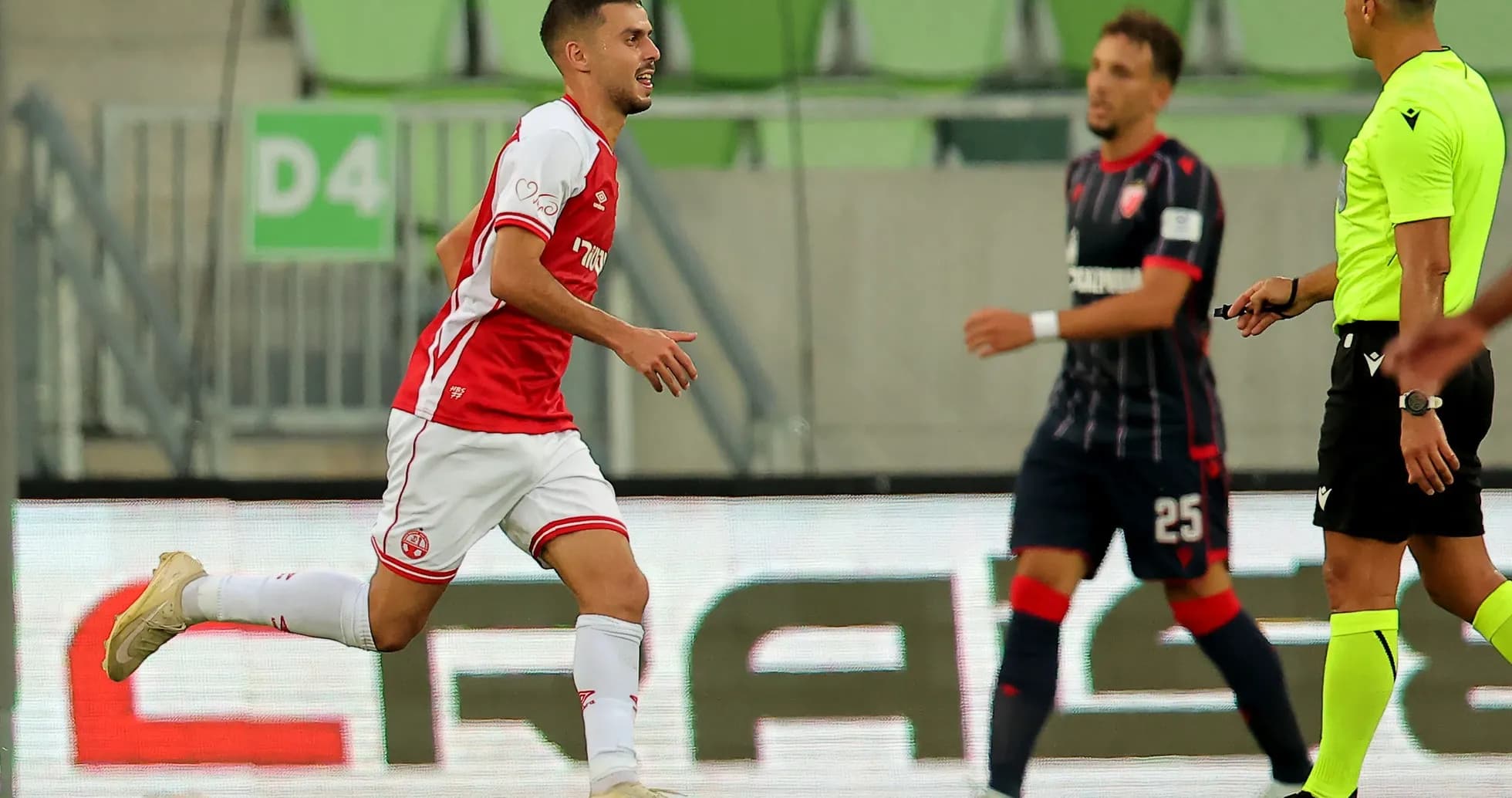 Jugador de FK Crvena Zvezda celebrando un gol