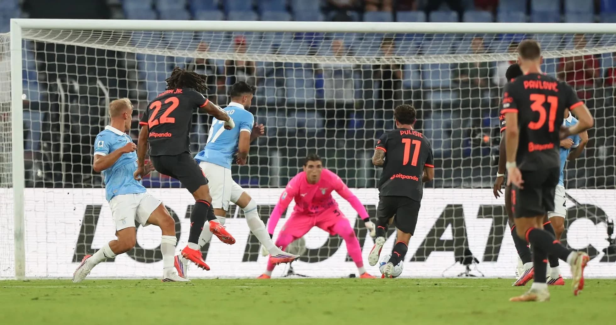 Gol de Lazio contra AC Milan en partido de Serie A