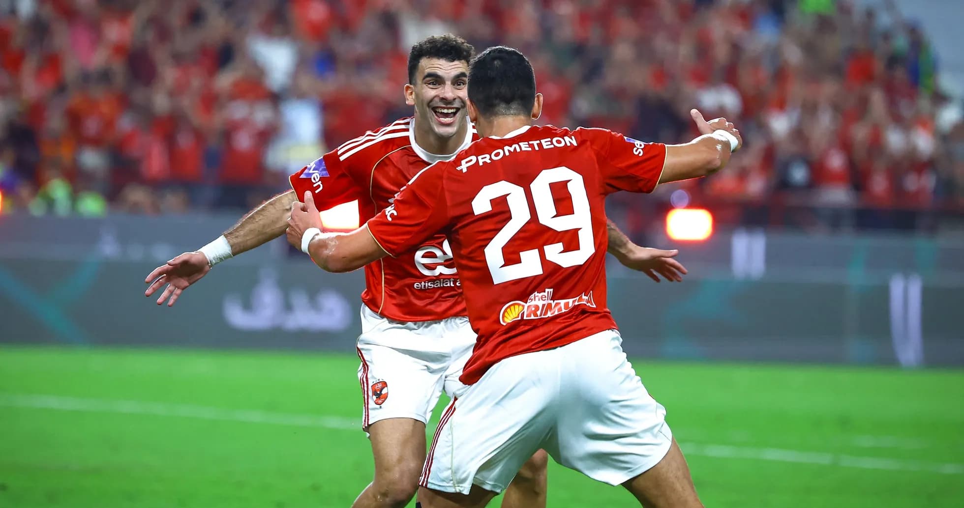 Jugadores de Al Ahly celebrando un gol en el estadio