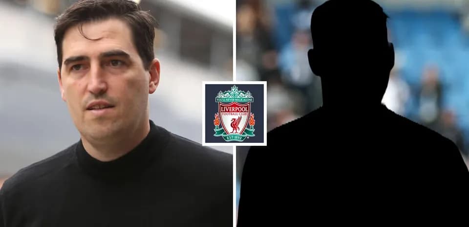 Entrenador de Liverpool caminando antes del partido