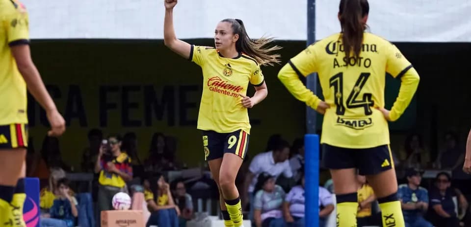 Jugadora festejando un gol en Liga MX Femenil