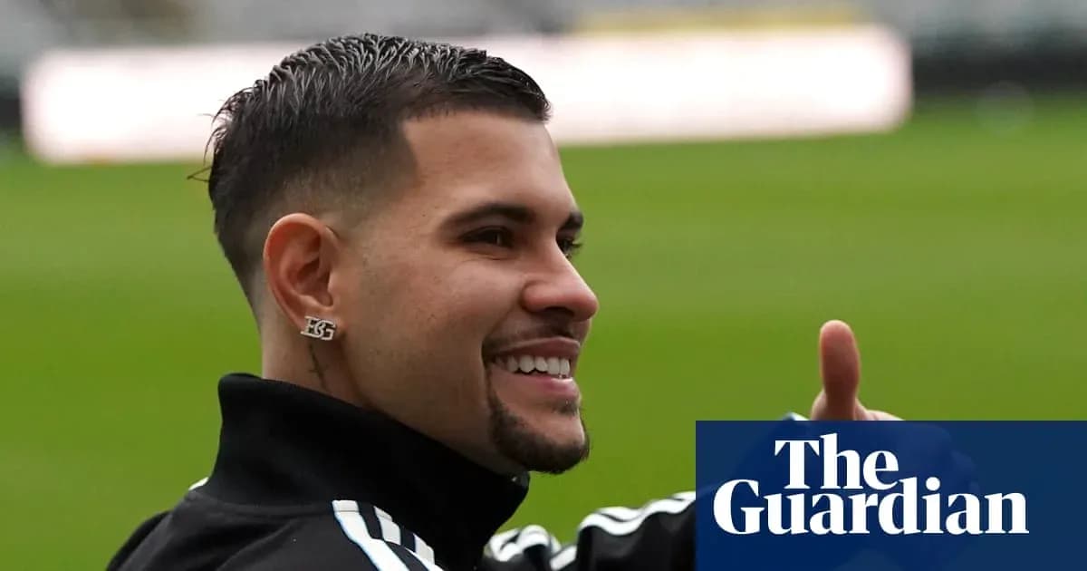 Jugador sonriendo y haciendo un pulgar arriba