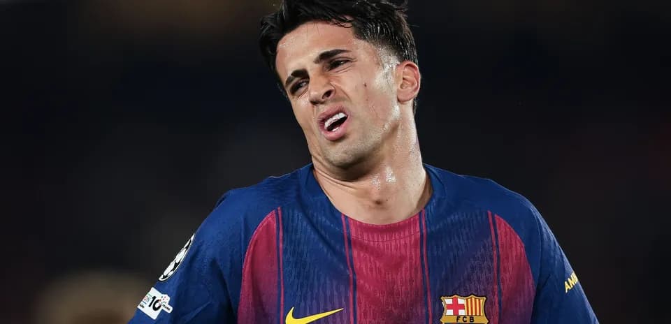 Jugador del FC Barcelona mostrando frustración en el campo