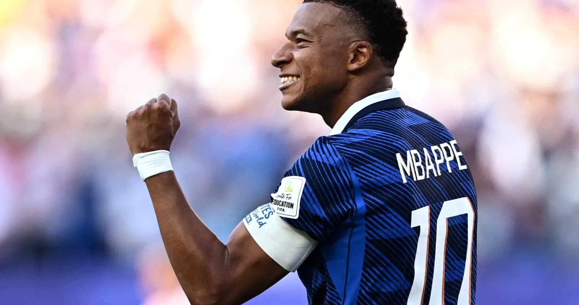 Jugador celebrando un gol en partido de fútbol