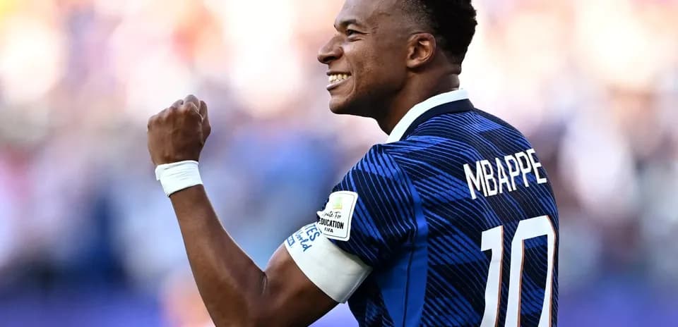 Jugador celebrando un gol en partido de fútbol