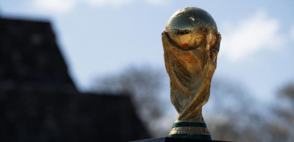 Trofeo de la Copa Mundial sobre pedestal