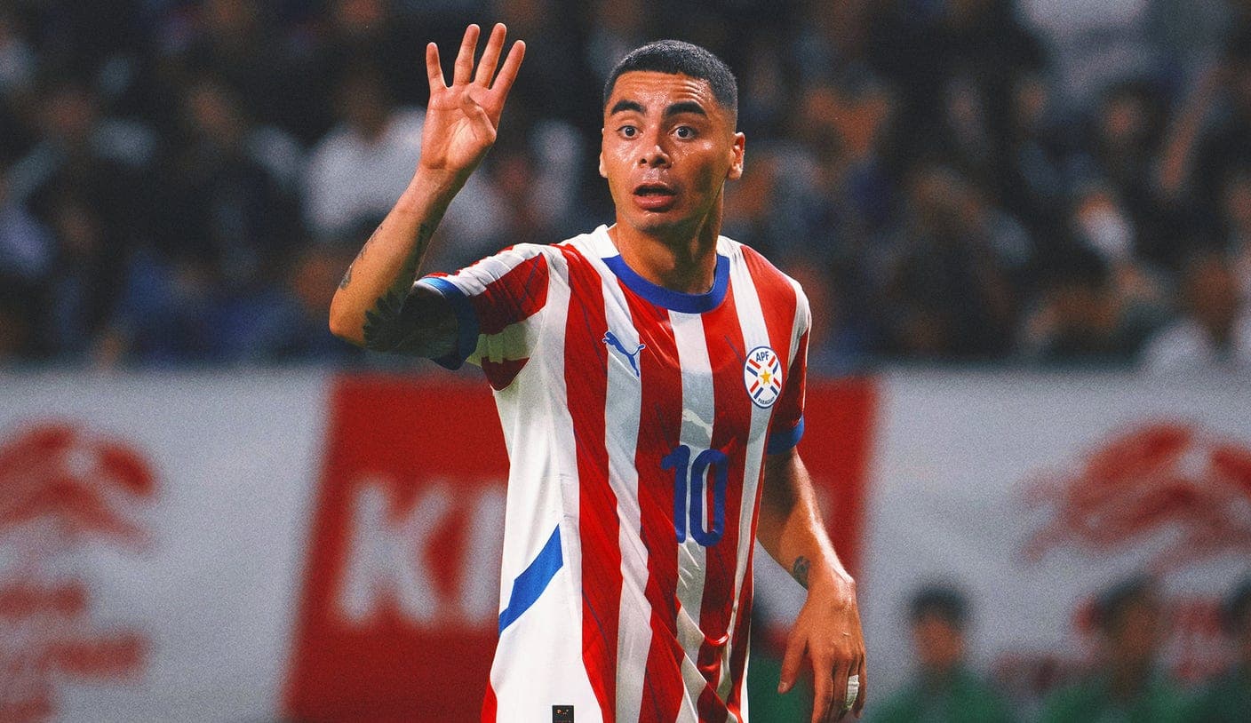 Jugador de Paraguay durante el partido de fútbol