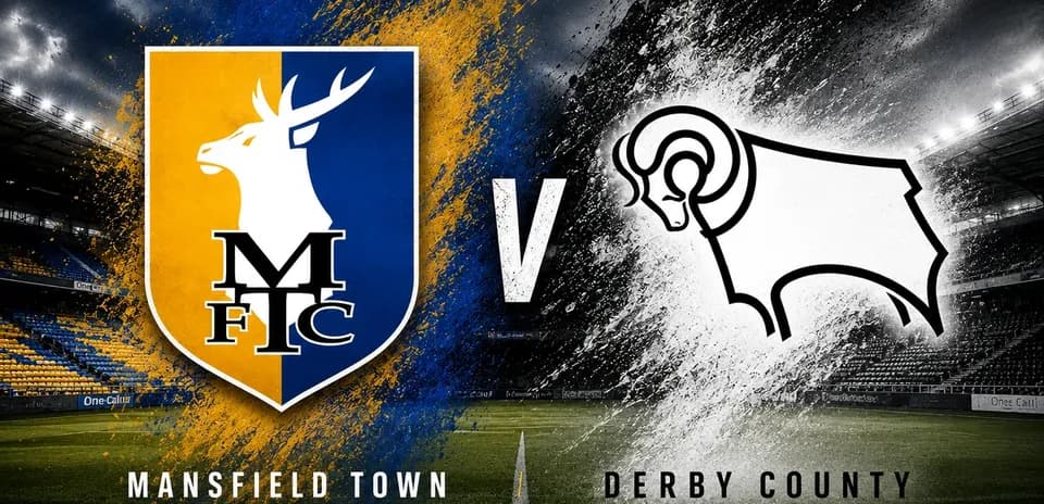 Logos de Mansfield Town y Derby County en el campo