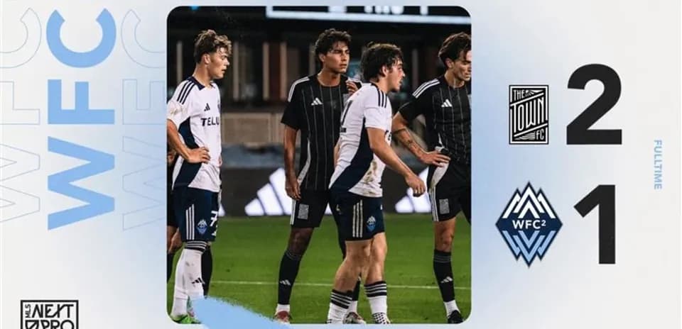 El Town FC celebra su victoria sobre WFC2