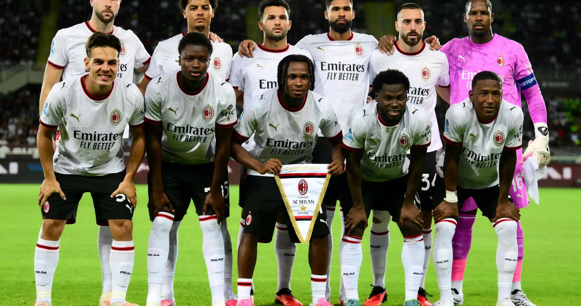 Equipo del AC Milan posando antes del partido