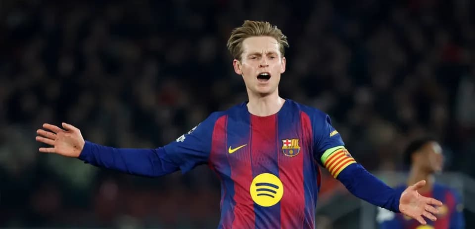 Jugador del FC Barcelona señalando durante el partido