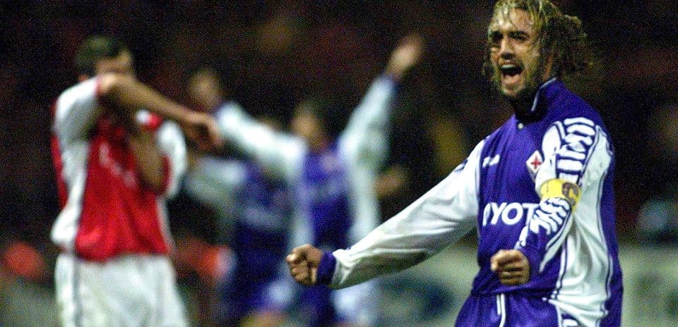 Batistuta regresa para celebrar el centenario de Fiorentina con doble gol en un partido lleno de goles