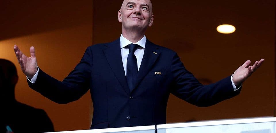 FIFA despide a su director de operaciones Kevin Lamour tras críticas a los planes de Infantino para vender parte del Mundial a inversores