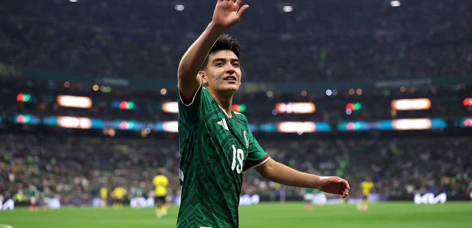 Liverpool sigue de cerca a Gilberto Mora, la joven promesa mexicana de 17 años