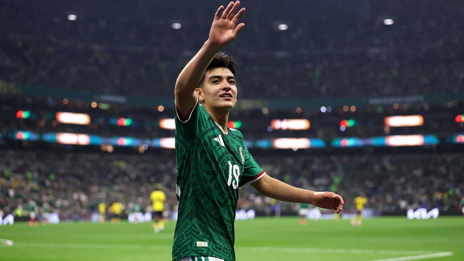 Liverpool sigue de cerca a Gilberto Mora, la joven promesa mexicana de 17 años