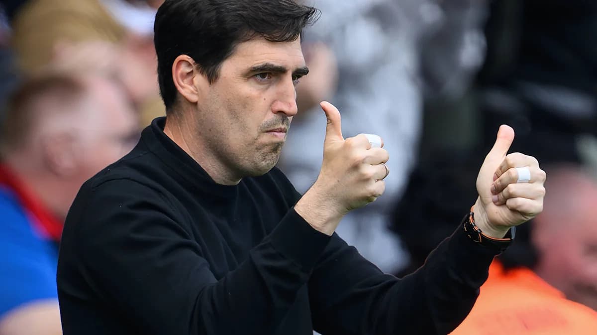 Andoni Iraola debería arriesgar y darle una oportunidad a una estrella olvidada de Liverpool