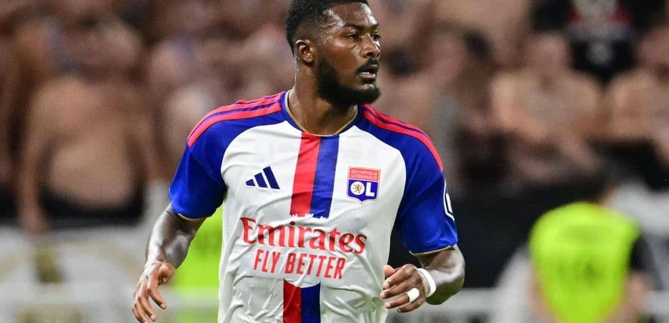 Ainsley Maitland-Niles regresa a la Premier League tras su fichaje definitivo por Everton desde Lyon