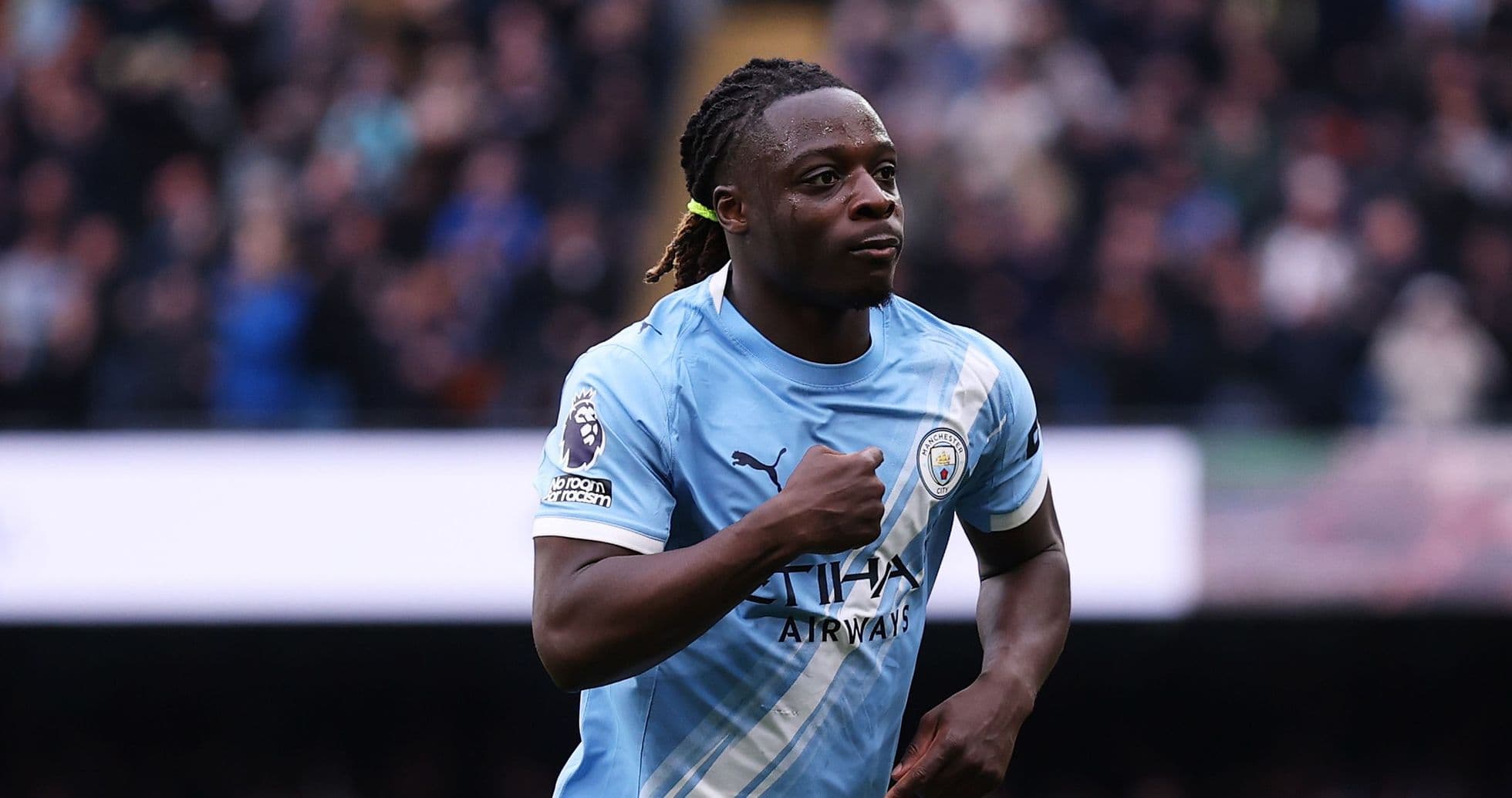 Jeremy Doku renueva contrato con Manchester City hasta 2031