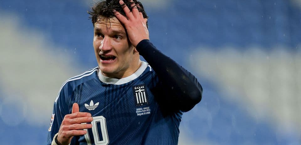 Arsenal enfrenta nueva preocupación por lesión de Christos Tzolis tras episodio con su selección