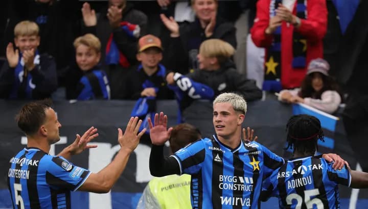 Chelsea compite con Manchester City y clubes europeos por el delantero escocés Robbie Ure de £8.5 millones