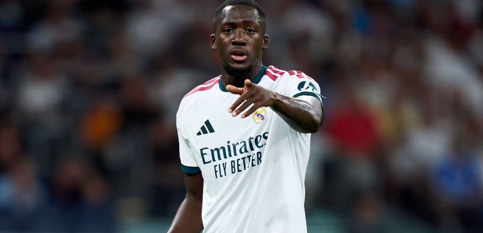 Ibrahima Konate se retira por lesión; Leny Yoro recibe su primera convocatoria con Francia