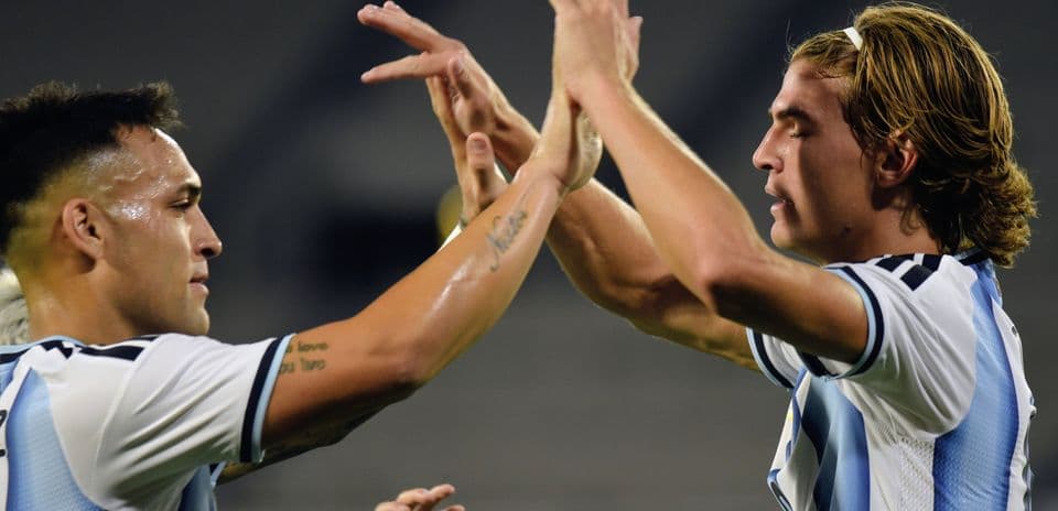 Argentina arrasa a Bolivia con una goleada 4-0 en su gira de regreso a casa