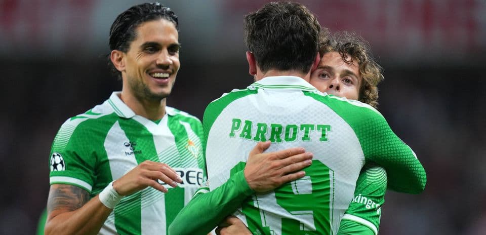 Troy Parrott brilla y Ethan Mbappé es expulsado en un vibrante duelo de Champions entre Lille y Real Betis