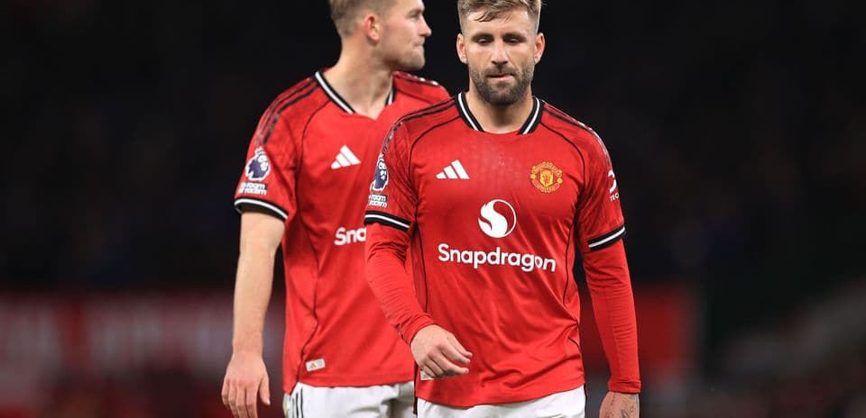 Paul Scholes insta al Manchester United a fichar al defensor de Newcastle Lewis Hall tras las dificultades de Luke Shaw