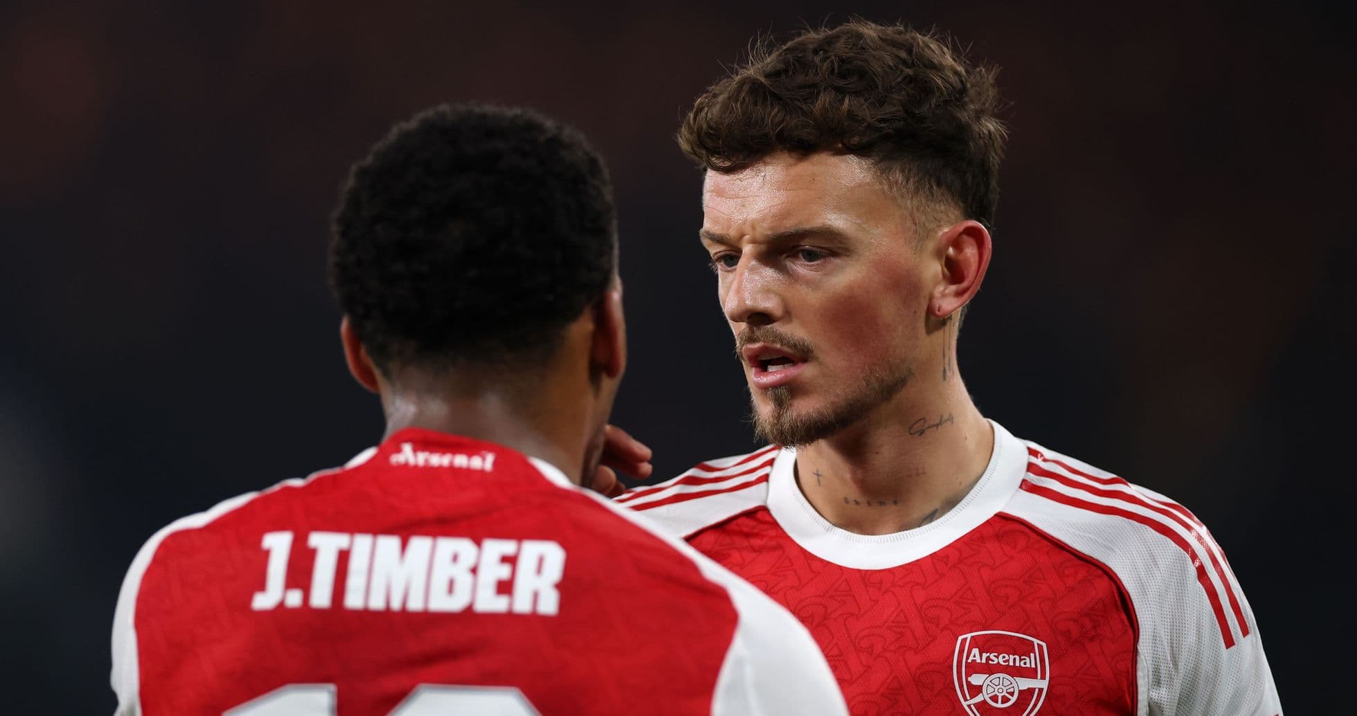 El exigente plan táctico de Arsenal lleva a Ben White y Jurrien Timber al límite físico