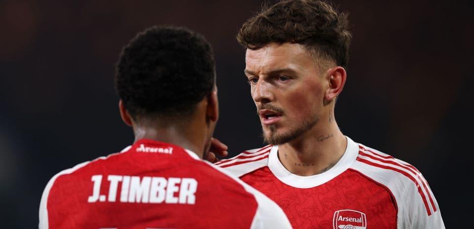 El exigente plan táctico de Arsenal lleva a Ben White y Jurrien Timber al límite físico